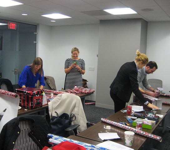 2015 HolidayGiftWrap
