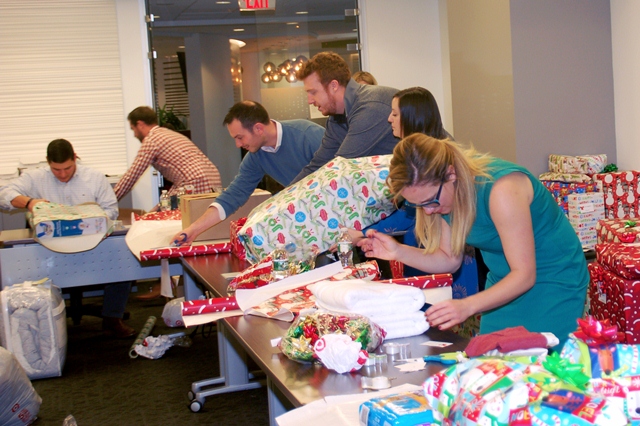 2017 Holiday Gift Wrapping for Second Story