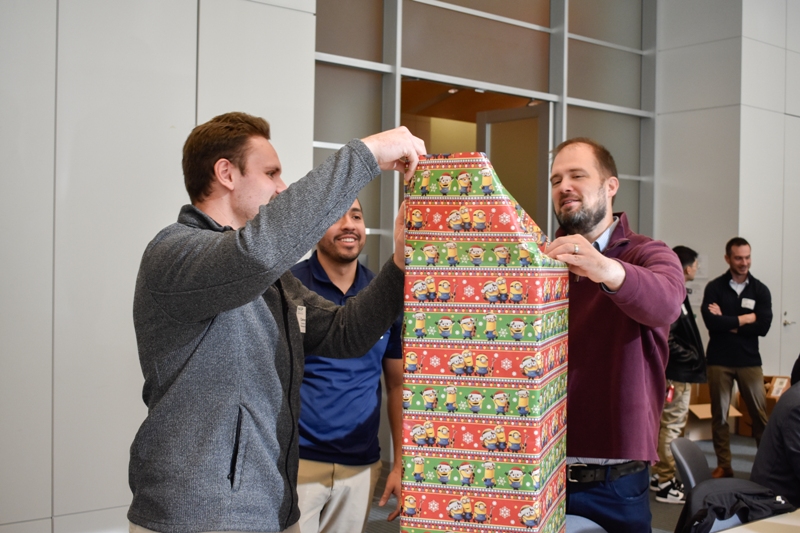 DL Holiday Gift Wrapping