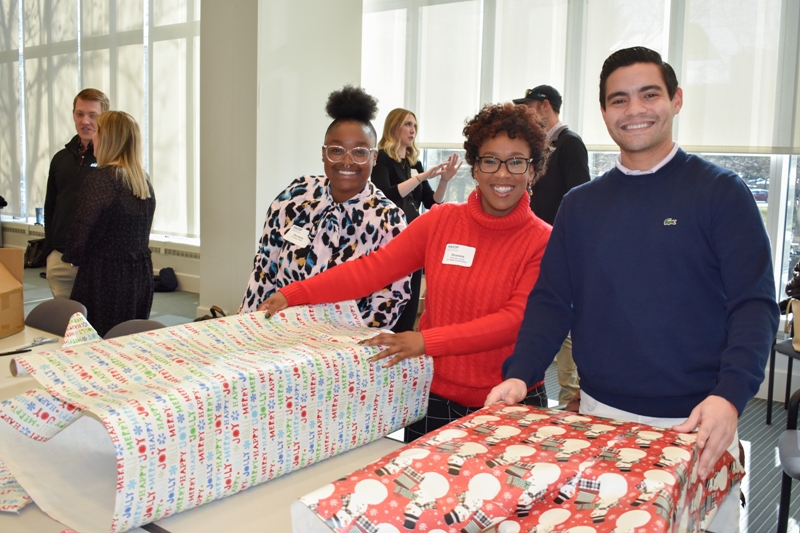 DL Holiday Gift Wrapping