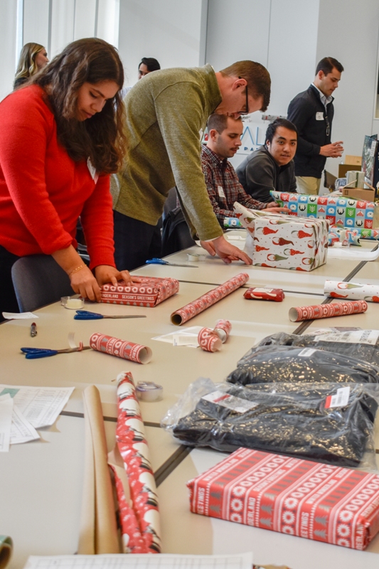DL Holiday Gift Wrapping